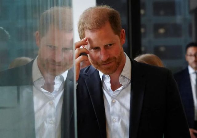 El príncipe Harry quiso dejar de ser un Windsor y adoptar el apellido de soltera de su madre