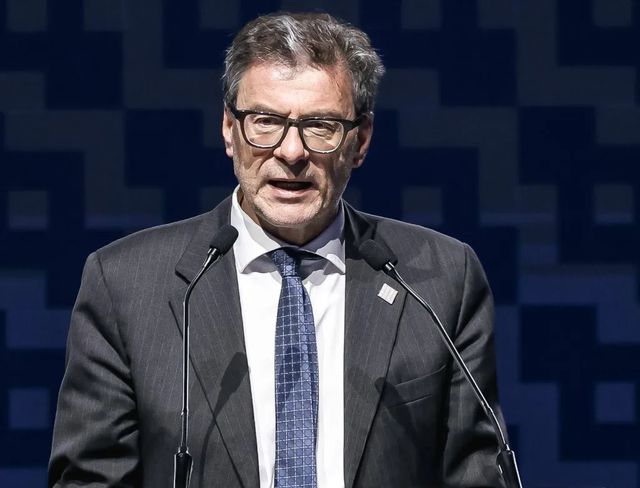 Giorgetti: non serve manovra correttiva, conti vanno come previsto