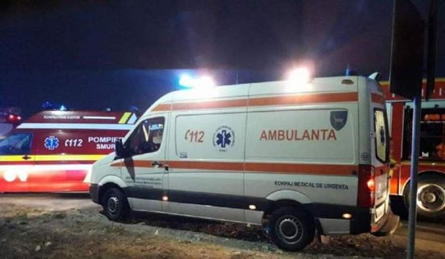 Un adolescent de 15 ani din Buzău a murit după ce a condus mașina tatălui său și s-a răsturnat în afara carosabilului