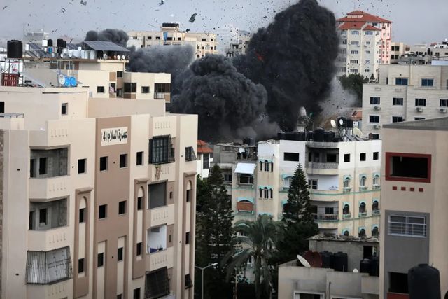 Hamas a amenințat că va ucide ostaticii israelieni în Gaza ca reacție la raidurile israeliene
