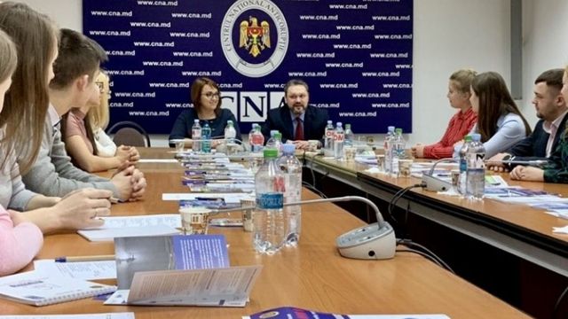 16 voluntari din Moldova vor promova mesaje anticorupție în instituțiile de învățământ din țară