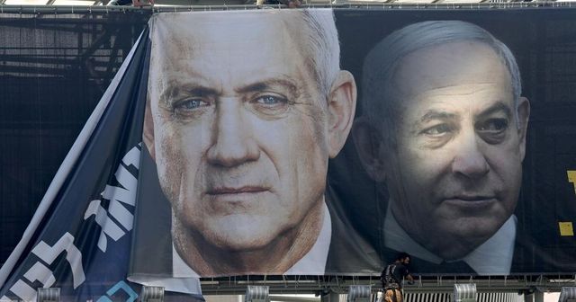 Israele, il governo Netanyahu-Gantz giura davanti alla Knesset