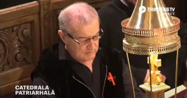Patriarhul i-a interzis lui George Becali să mai cânte la strană