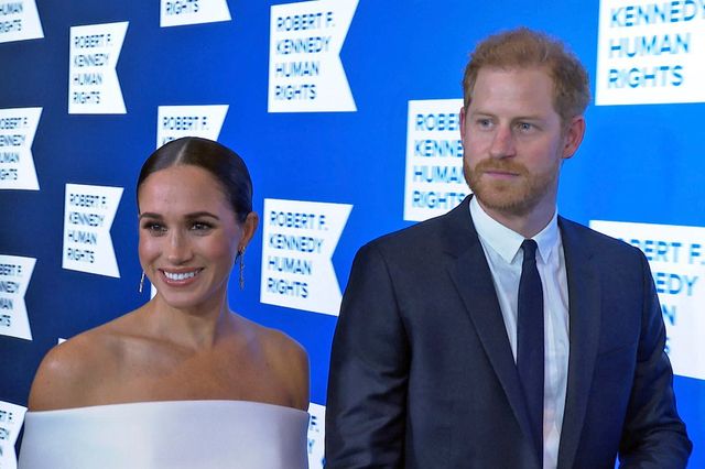 Harry e Meghan, inseguiti da paparazzi rischiano incidente in auto