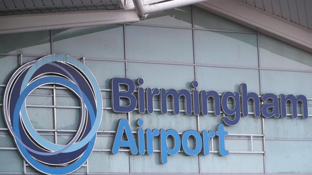 Incidente aereo a Birmingham, aeroporto chiuso