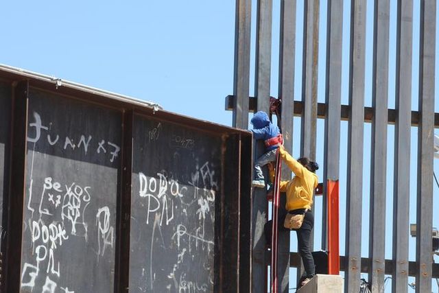 Migranti, Trump mette dazi al Messico