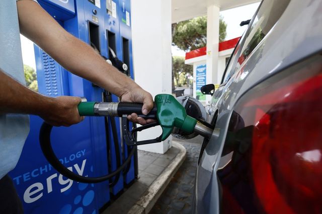 Da oggi riallineamento accise, sale gasolio,cala benzina