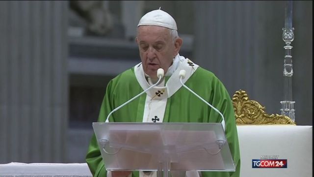 Il Papa: riscoprire  il presepe  Farlo in case, scuole e carceri