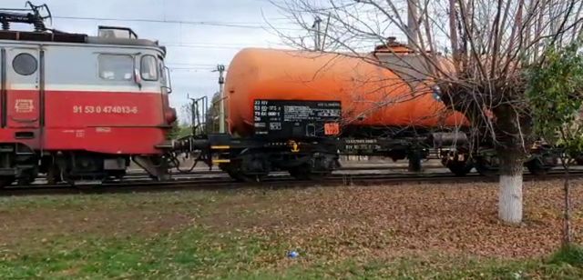 VIDEO Scurgere de acid clorhidric dintr-un vagon al unui tren garat în stația Zoița