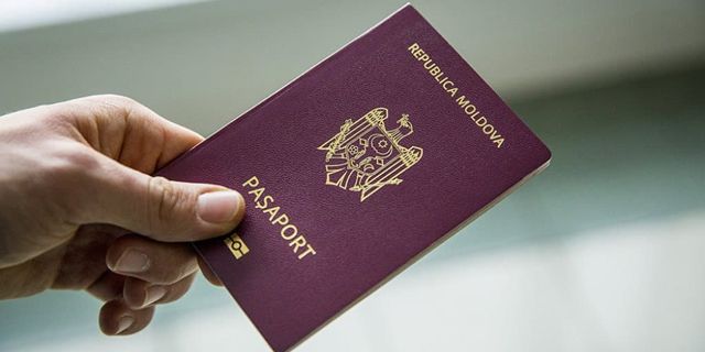 Firmă vizată în dosare penale a semnat un contract nou cu Agenția Servicii Publice pentru blanchete de pașapoarte