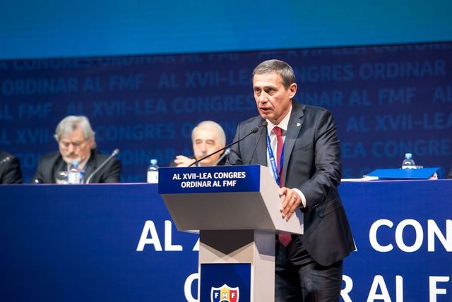 Президент Федерации футбола Молдовы подал в отставку