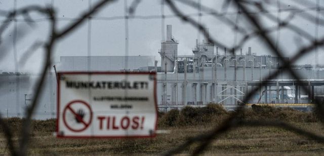 Több ezer volt rázta meg a villanyszerelőt a Samsung gödi gyárában, kártérítési pert indít