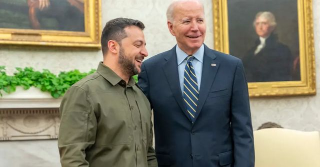 Spojené státy pošlou Ukrajině střely ATACMS, řekl Biden Zelenskému