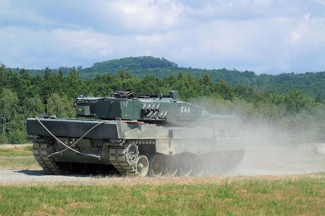 Nákup tanků Leopard 2A8 schválila vláda