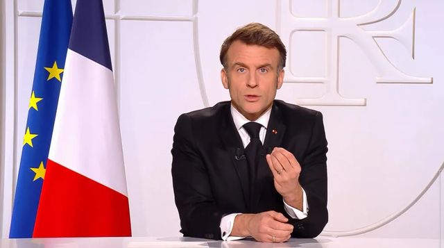 Emmanuel Macron denunță ingerințe care subminează democrațiile europene, în special în România