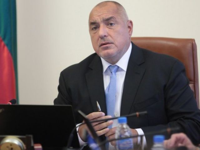 Борисов и министрите дават по 1000 лева от заплатите си за социално слаби семейства