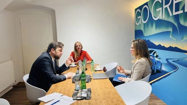Ministrul Economiei: Uber nu poate veni acum în Moldova pentru că nu avem claritate legală