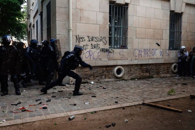 Primo Maggio, in Francia 540 fermi e 406 poliziotti feriti