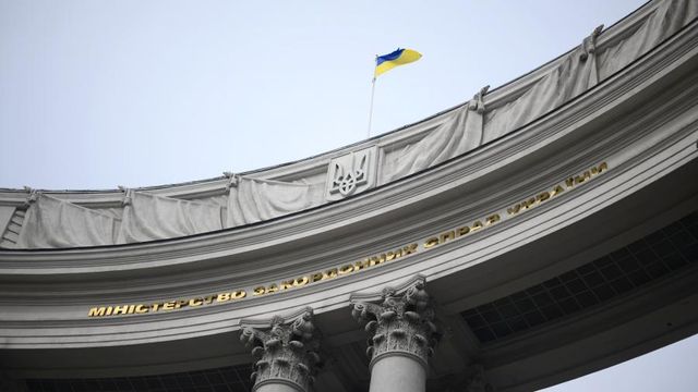 Украина назвала условия разведения сил в Донбассе