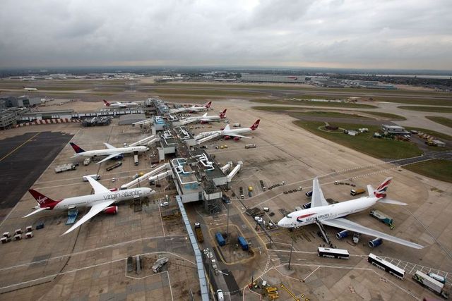 Cum au ajuns două avioane să intre în coliziune pe aeroportul Heathrow din Londra