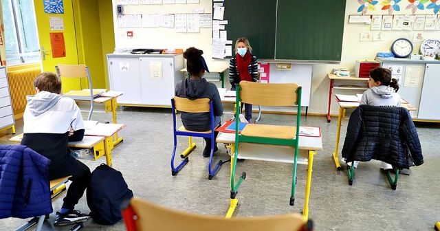 Francia, 70 scuole di nuovo chiuse per casi di Covid a una settimana dalla fine del lockdown