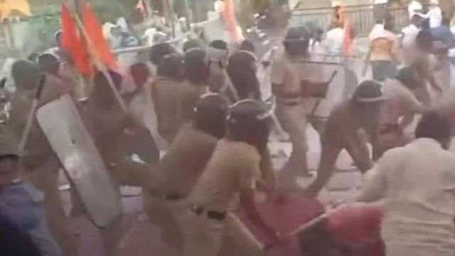 Cops lathicharge activists demanding Maratha reservation in Jalna