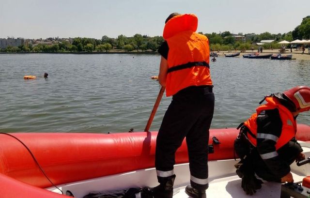 Un copil din Tulcea este căutat după ce a intrat în lacul Ciuperca și n-a mai ieșit