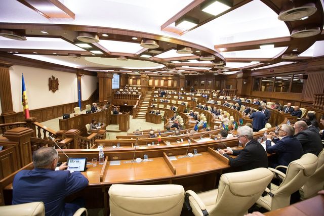 CEC inițiază procedura de validare a unui mandat de deputat în Parlamentul Republicii Moldova