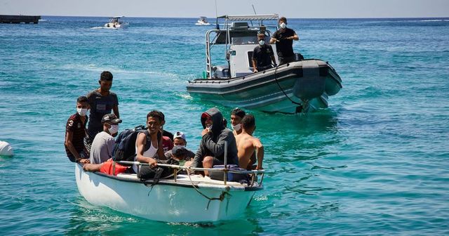 Migranti: Lamorgese, non possiamo affondare i barchini