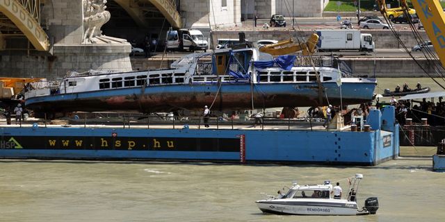 Dunai hajóbaleset - Megjutalmazzák a Hableány kiemelőit