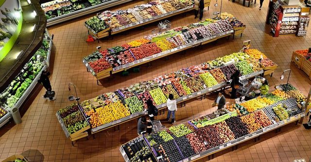 Meghosszabbította a kormány az árrésstopot