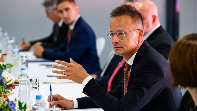 Szijjártó szerint Magyarországnak nincs más opciója, ezért vásárol orosz olajat