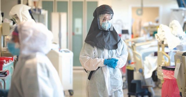 Coronavirus, dg ospedali di Parigi: “Seconda ondata peggiore della prima”