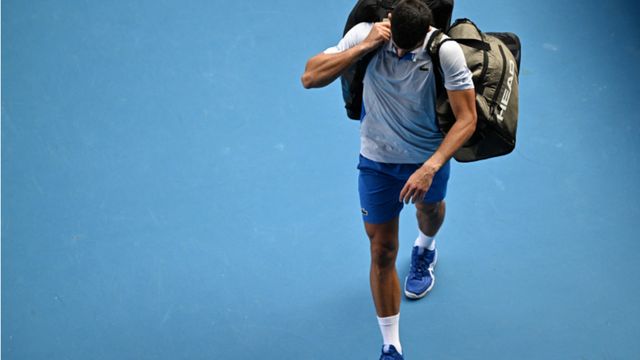 Surpriză la Australian Open - Djokovic, eliminat în semifinalele turneului