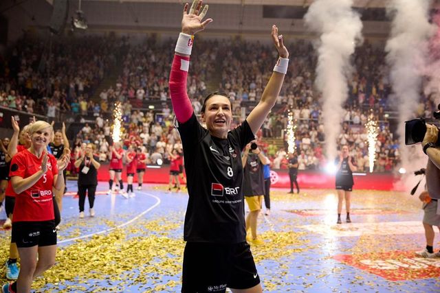 Cristina Neagu și-a încheiat cariera în handbal cu o gală la care a asistat și președintele României
