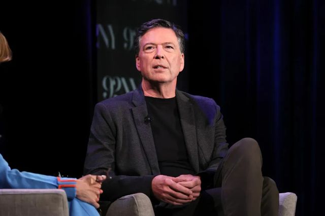 Fostul șef al FBI, anchetat pentru o fotografie cu scoici considerată o amenințare la Trump
