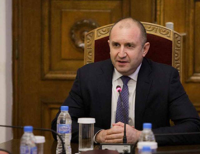 За социални и икономически мерки в кризата настоя Румен Радев