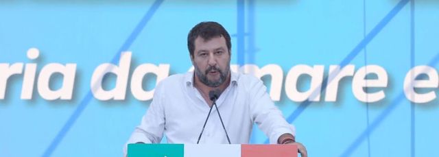 Migranti, Salvini: “Al Governo gente con le mani sporche di sangue”