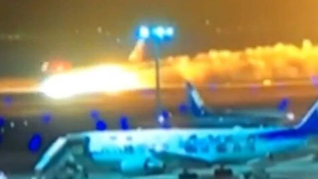 Fire breaks out in plane on runway of Tokyo Haneda airport in Japan, video surfaces