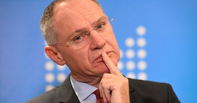 Predoiu merge la Viena, pentru discuții cu Gerhard Karner, ministrul austriac de Interne care ține România la poarta Schengen