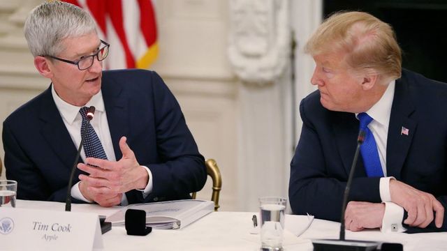 Trump Reveals Dinner Date With Apple CEO Tim Cook on Friday