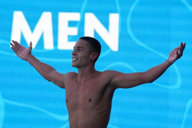 Înotătorul român David Popovici a câștigat medalia de aur în proba de 200 m liber la Europene