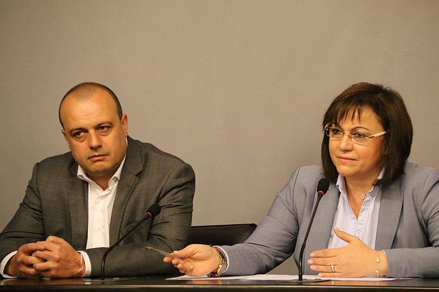 Нинова обвини ГЕРБ и новата тройна коалиция в спекулиране с етническия мир