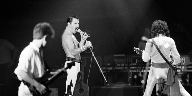 Árverés Freddie Mercury cuccaiból
