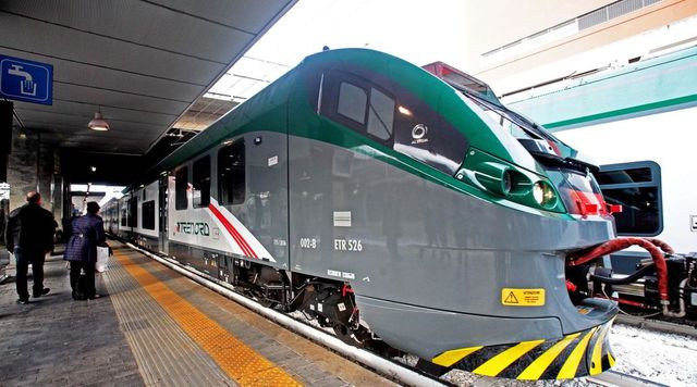 Guasto nella stazione di Porta Garibaldi a Milano, ritardi e cancellazioni sui treni di Trenord