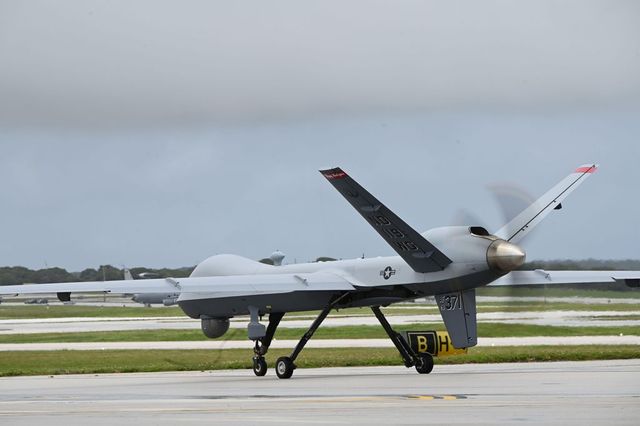 Un avion de vânătoare rusesc s-a ciocnit cu o dronă americană de supraveghere, deasupra Mării Negre