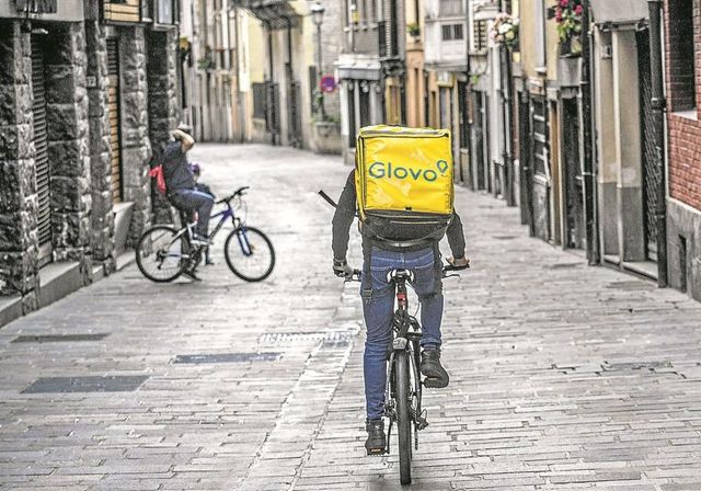 Bruselas impone una multa de 329 millones de euros a Delivery Hero y Glovo