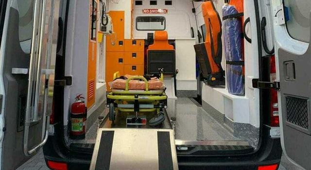 Napoli, muore a 35 anni in ambulanza dopo essere stato colpito col taser
