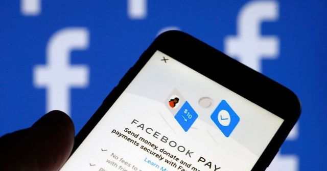 Facebook debutta nei pagamenti digitali, lancia Pay