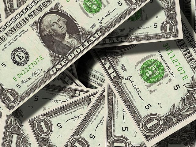 Эксперт предсказал доллар по 30 рублей